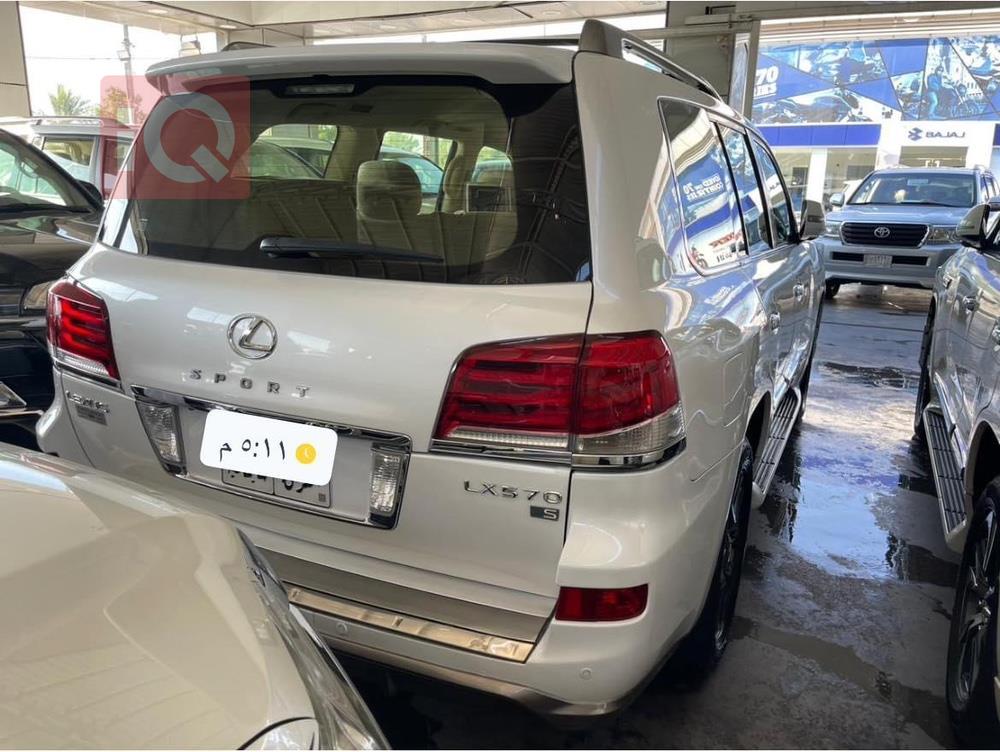 Lexus LX